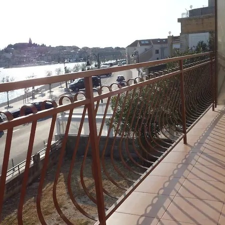 Apartment Lanterna *
