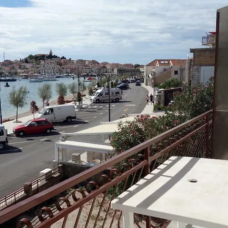 Lanterna Apartment