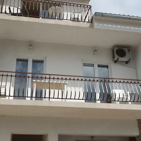 Lanterna Apartment