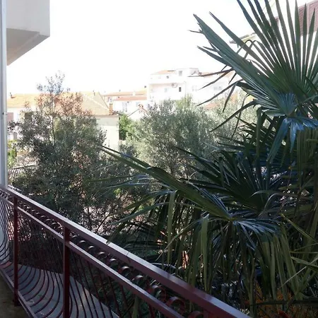 Apartment Lanterna Primosten